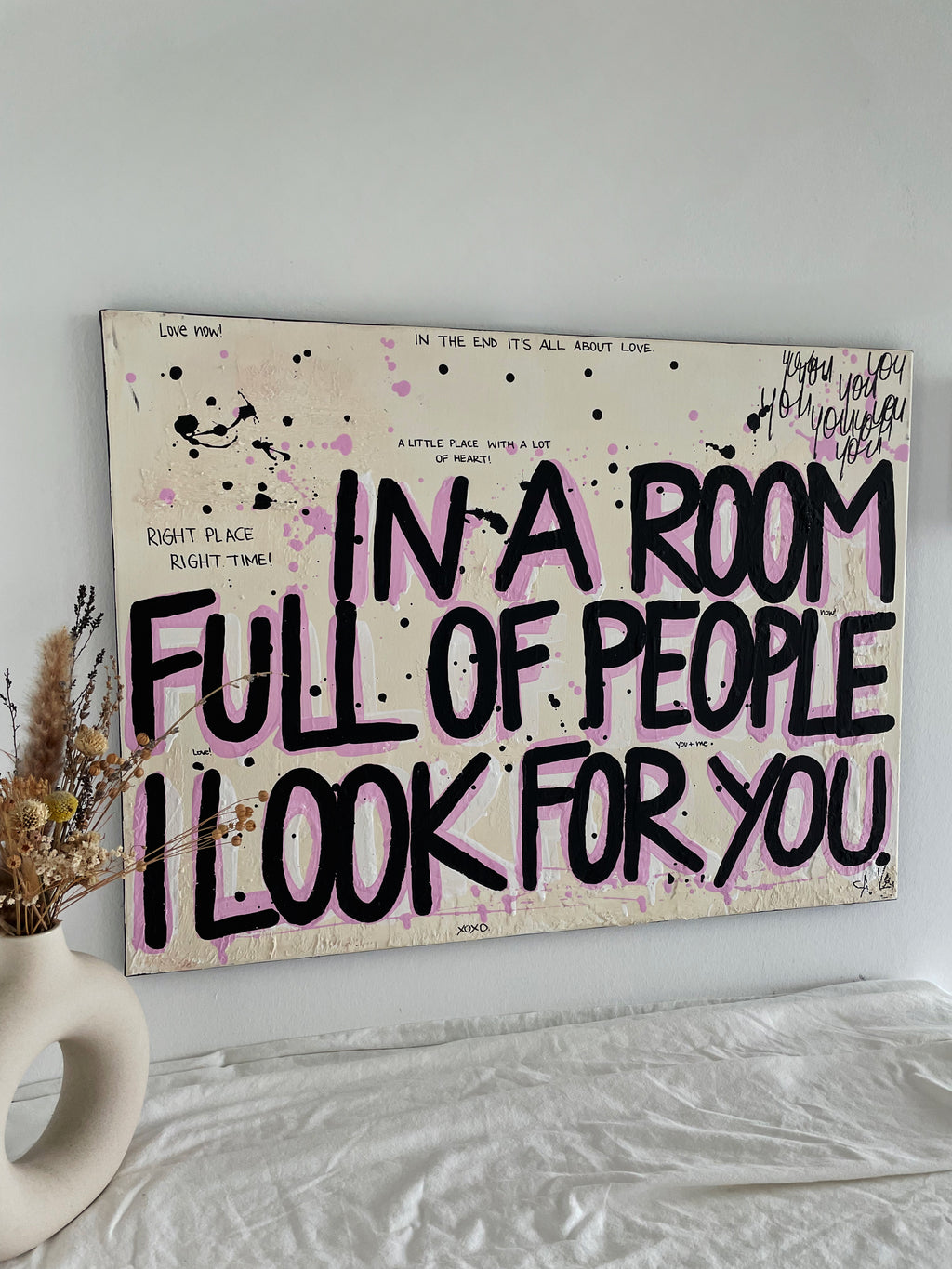 In A Room - Creme