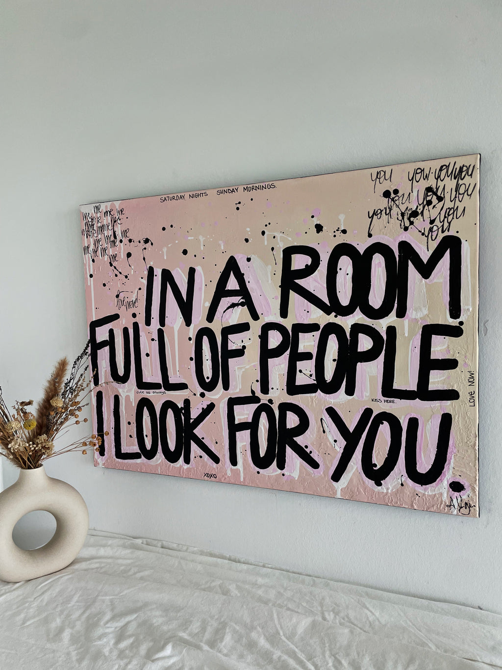 In A Room - Creme Rosa